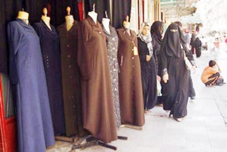 من حملة نشر الفضيلة في غزة (قطع رؤوس دمى عرض الملابس)